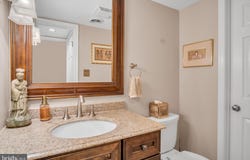 35 KENSINGTON SQUARE, MECHANICSBURG, PA 17050