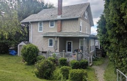 43 Main St, Hampton Boro, NJ 08827