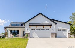 10523 Village Lane, Foristell, MO 63348