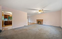 180 Busteed Dr, Midland Park Boro, NJ 07432-1956