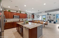 9509 S Quiet Dove Drive, Tucson, AZ 85747