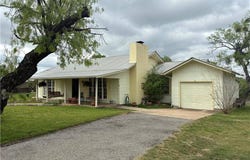 408 S Porter St, Lampasas, TX 76550