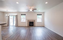 1067 S 55TH ST, Springfield, OR 97478