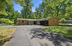 3096 Myddleton Drive, Troy, MI 48084