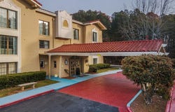 7377 Cityview Drive, Austell, GA 30168
