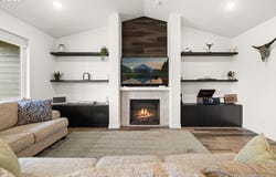 1655 N BROADWAY St, Estacada, OR 97023