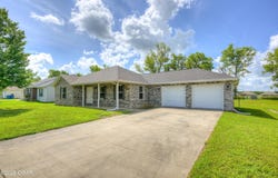 1412 Wyndham Lane, Carthage, MO 64836