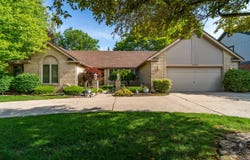 37860 STABLEVIEW Drive, Farmington, MI 48335