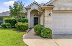 521 Willowview Drive, Saginaw, TX 76179