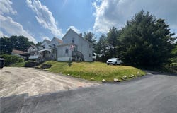 423 Lowell Street, Vandergrift, PA 15690