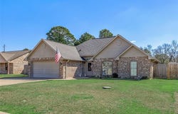143 Lola Circle, Benton, LA 71006