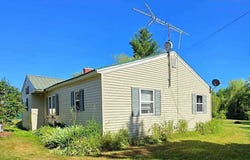 72 West Main Street, Monroe, ME 04951