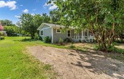 110 N Hillside Street, Red Oak, TX 75154