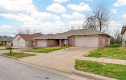 3921-3923 Timbercreek Avenue, Springfield, MO 65807