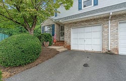 28 Hawthorn Drive, Edison, NJ 08820