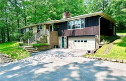 315 Lake Dr, Neshannock Twp, PA 16105