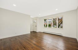 4 Sutton Court, West Islip, NY 11795
