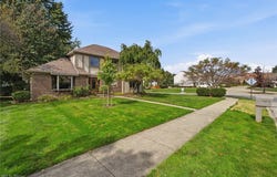 3374 Kings Mill Run, Rocky River, OH 44116