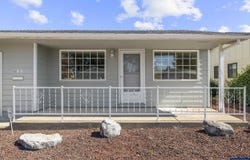 540 W Clackamas Cir, Woodburn, OR 97071