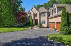 10 Strawberry Knoll Dr, Sutton, MA 01590
