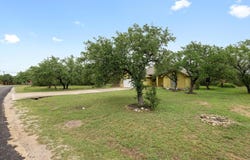 103 Miranda CT, Johnson City, TX 78636