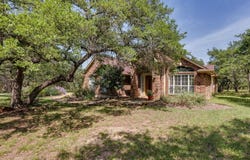 203 Stirrup DR, Dripping Springs, TX 78620