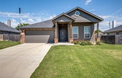 1402 N Mason Street, Bowie, TX 76230