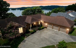 201 High Pointe Village Way, Kingston, TN 37763