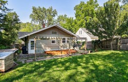 1659 Northwest Drive, Des Moines, IA 50310
