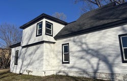 1424 E 1st Ave, Winfield, KS 67156