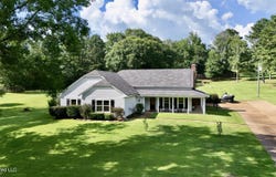 102 Water Oaks Drive, Clinton, MS 39056