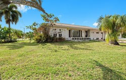 8900 NW 70th Ct, Tamarac, FL 33321