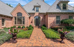 4012 W Canterbury Ct, Mequon, WI 53092