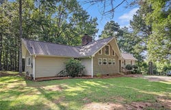 1281 Lawrence Road, Molena, GA 30258
