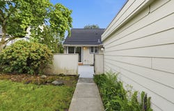 55 NE VILLAGE SQUIRE Ave, Gresham, OR 97030