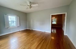 3907 Plymouth Rd, Louisville, KY 40207