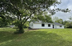 8574 County Road 6890, West Plains, MO 65775