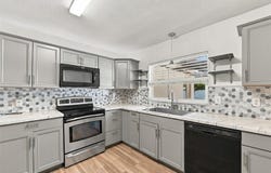 702 CAMELLIA Court, SEFFNER, FL 33584