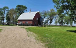 1045 Rake Avenue, Belmond, IA 50421