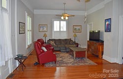 318 N Laurel Street N, Lincolnton, NC 28092
