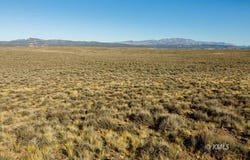 2455 E Cale Rd, Panguitch, UT 84759