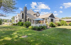 14 Fox Drive, Narragansett, RI 02882