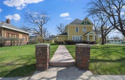 424 6th Avenue W, Alexandria, MN 56308