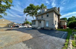 402 S WHITE HORSE PIKE, AUDUBON, NJ 08106