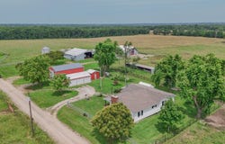 9661 E 1070 Road, Stockton, MO 65785