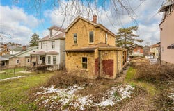 208 Linnview Ave., Carrick, PA 15210