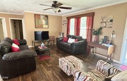 9400 Pedigo Rd, Powell, TN 37849