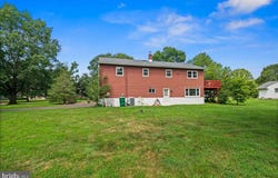 111 HOWARD WAY, PENNINGTON, NJ 08534