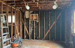 13 hickory st, Central Islip, NY 11722