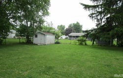 304 E Pickwick Drive, Syracuse, IN 46567